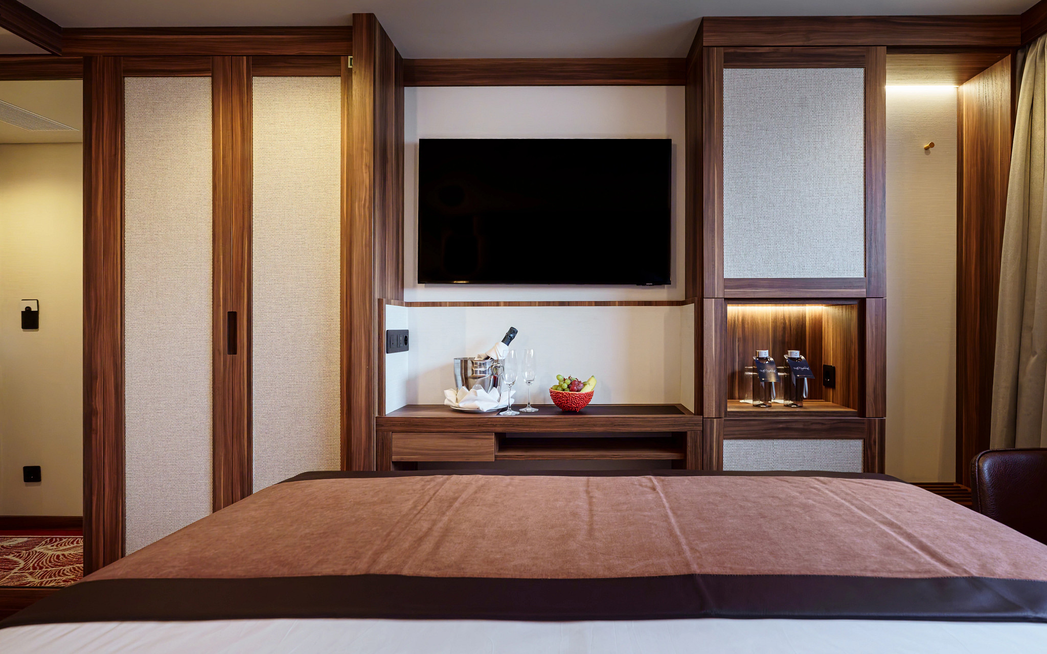 Panoramic Window - D